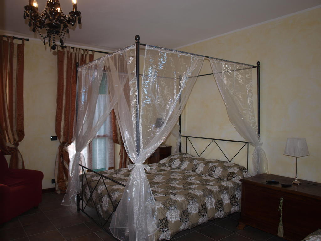 Bed and Breakfast La Terrazza Del Barbaresco Neviglie Zimmer foto